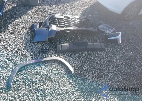 2024 Toyota Tundra Sr5 4Wd z USA, uszkodzony, nr VIN 5TFLA5DB8RX176527